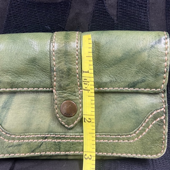 Frye Campus Wristlet green - Picture 10 of 10
